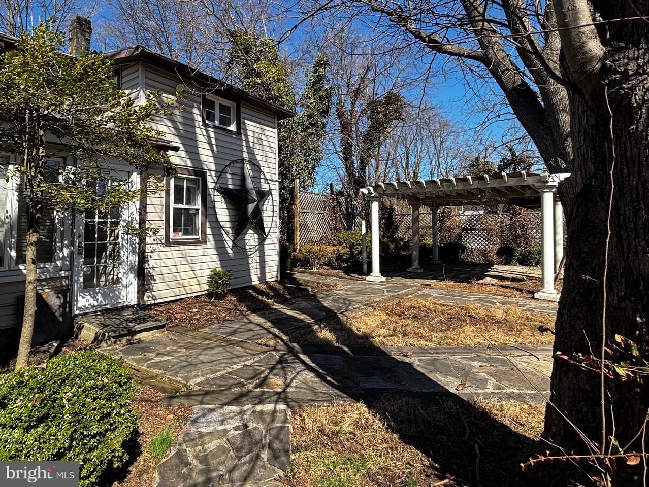 8122 John Mosby Hwy - Photo 3 of 50