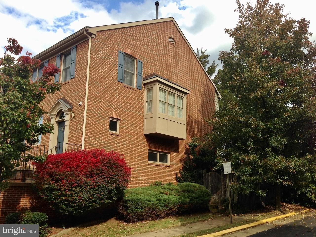 6212 Squires Hill Dr - Photo 2 of 24