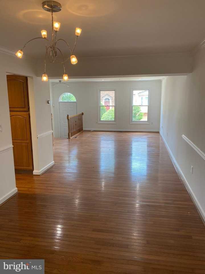 6212 Squires Hill Dr - Photo 3 of 24