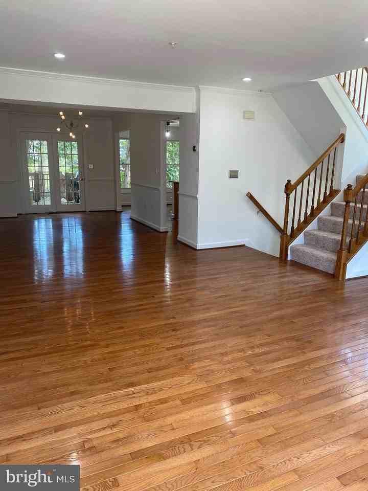 6212 Squires Hill Dr - Photo 4 of 24