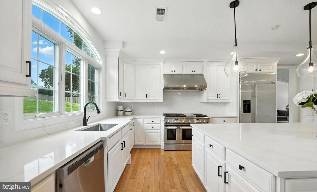 6634 Brawner St - Photo 5 of 17