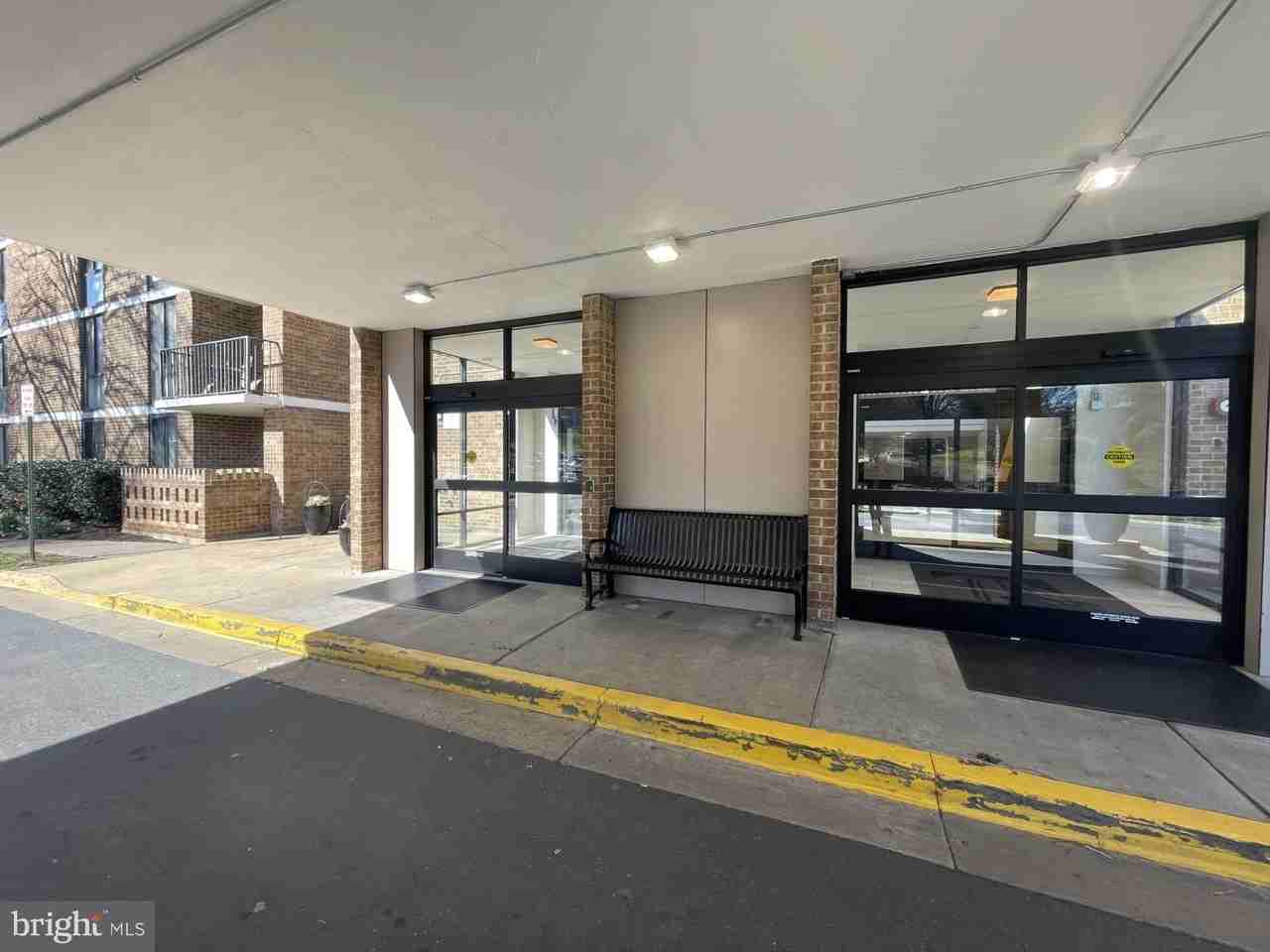 2300 Pimmit Dr Apt 411 - Photo 2 of 18