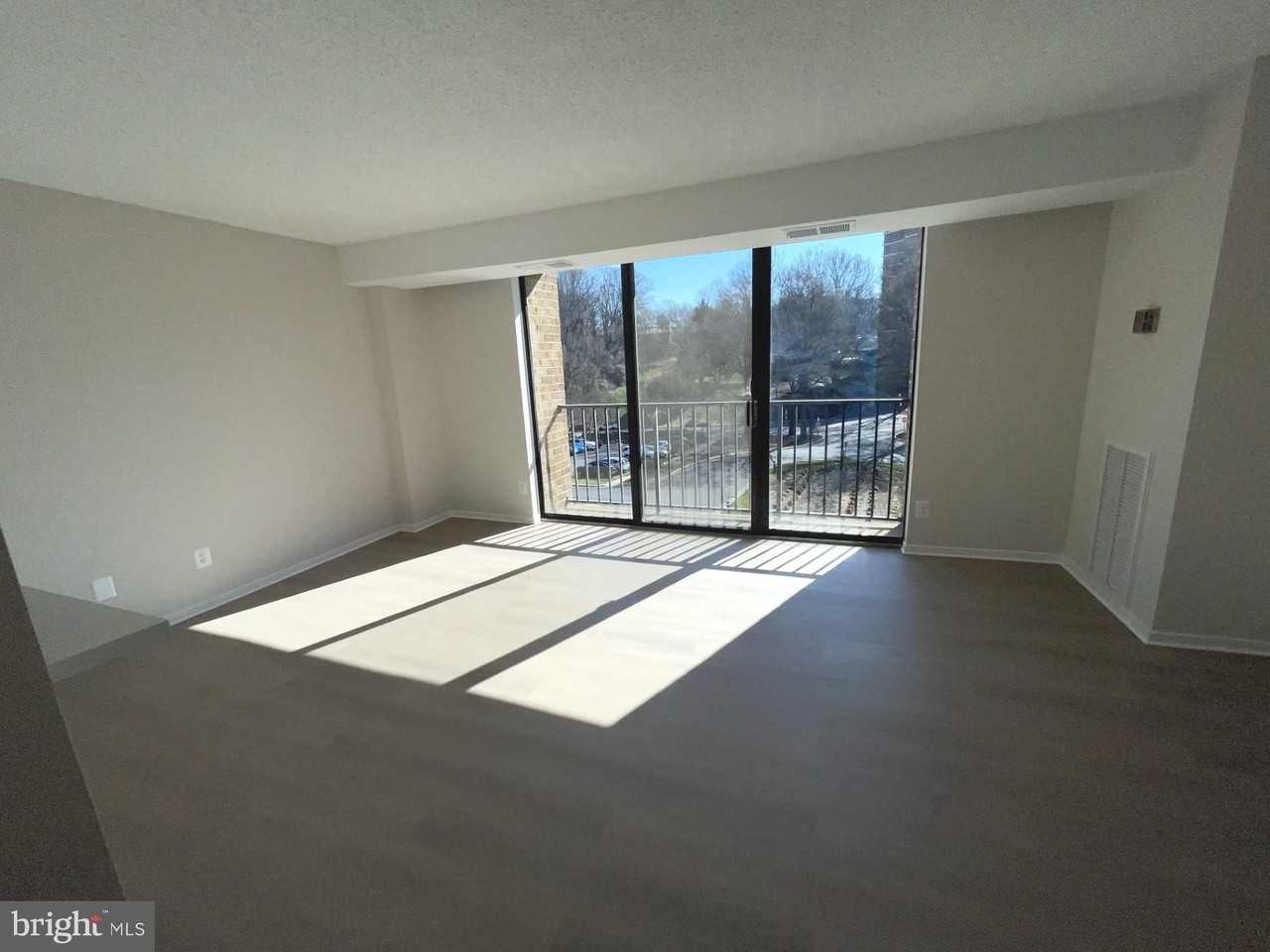 2300 Pimmit Dr Apt 411 - Photo 7 of 18