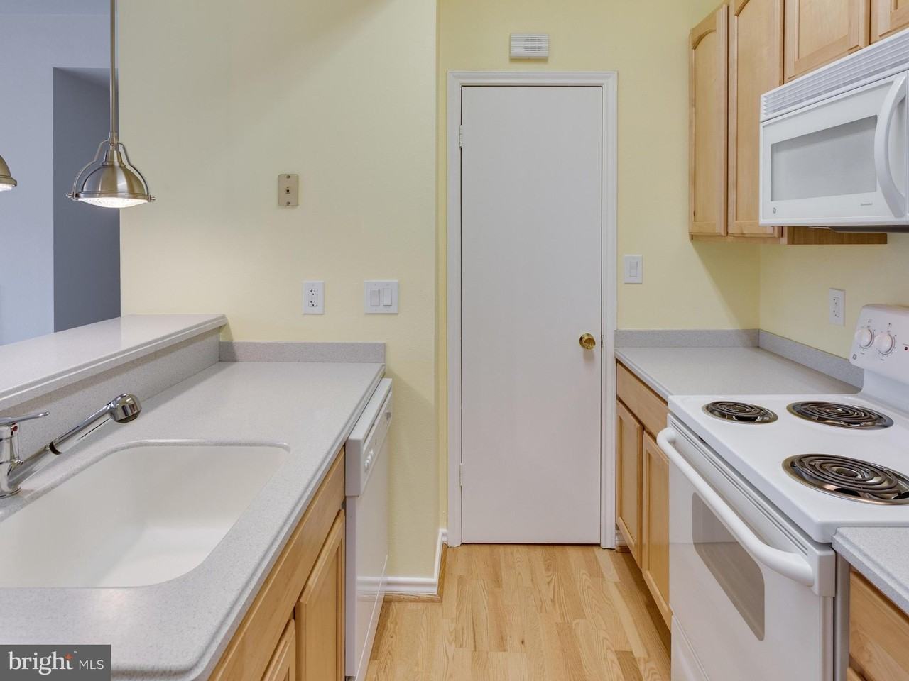 3906 Penderview Dr Apt 724 - Photo 5 of 30