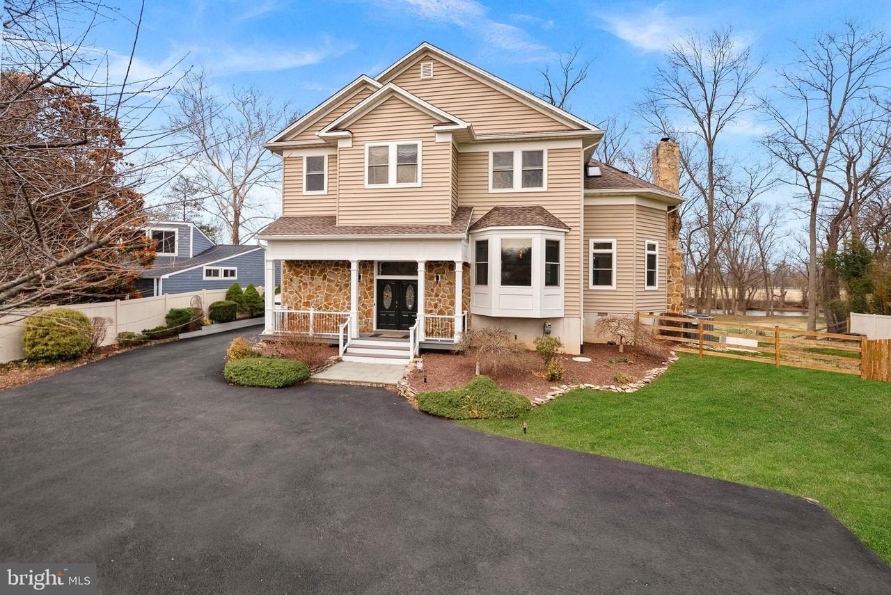 19451 Youngs Cliff Rd - Photo 2 of 50