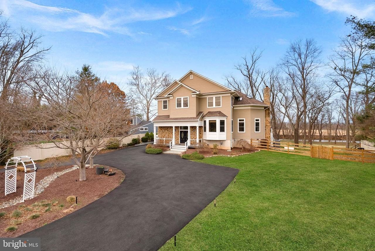 19451 Youngs Cliff Rd - Photo 4 of 50