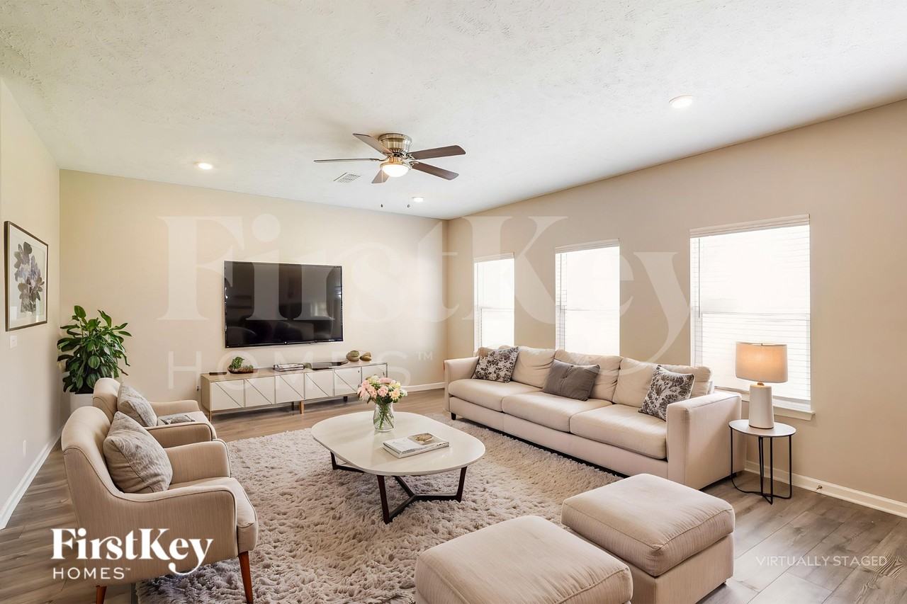 1924 Albarado Trl - Photo 3 of 19