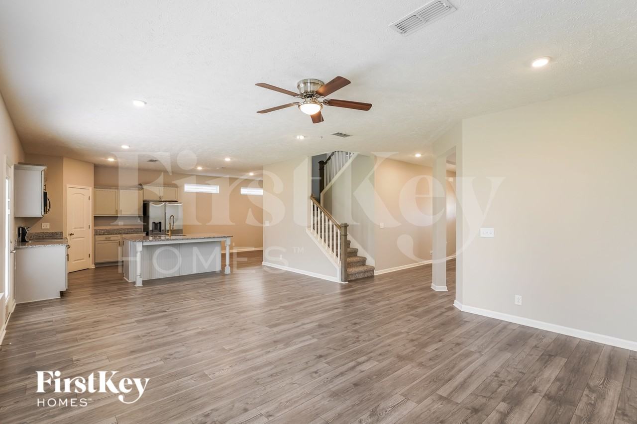 1924 Albarado Trl - Photo 4 of 19