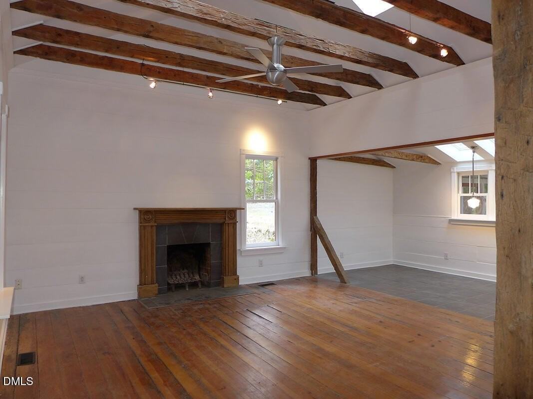 917 Phils Creek Rd - Photo 3 of 30