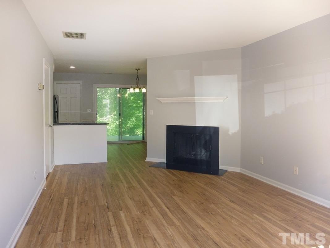 124 Marlowe Ct - Photo 2 of 16