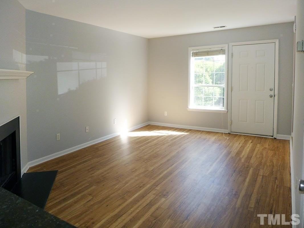 124 Marlowe Ct - Photo 3 of 16