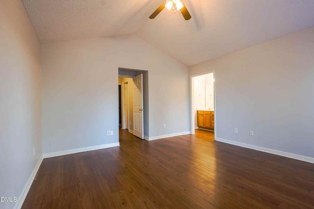 409 Earp St - Photo 6 of 8