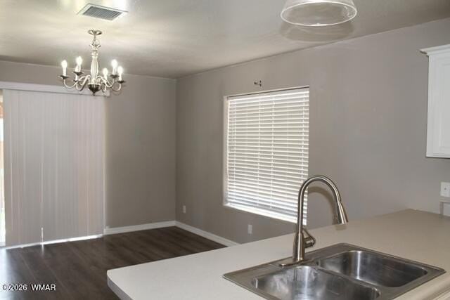 403 S Harless St - Photo 5 of 18