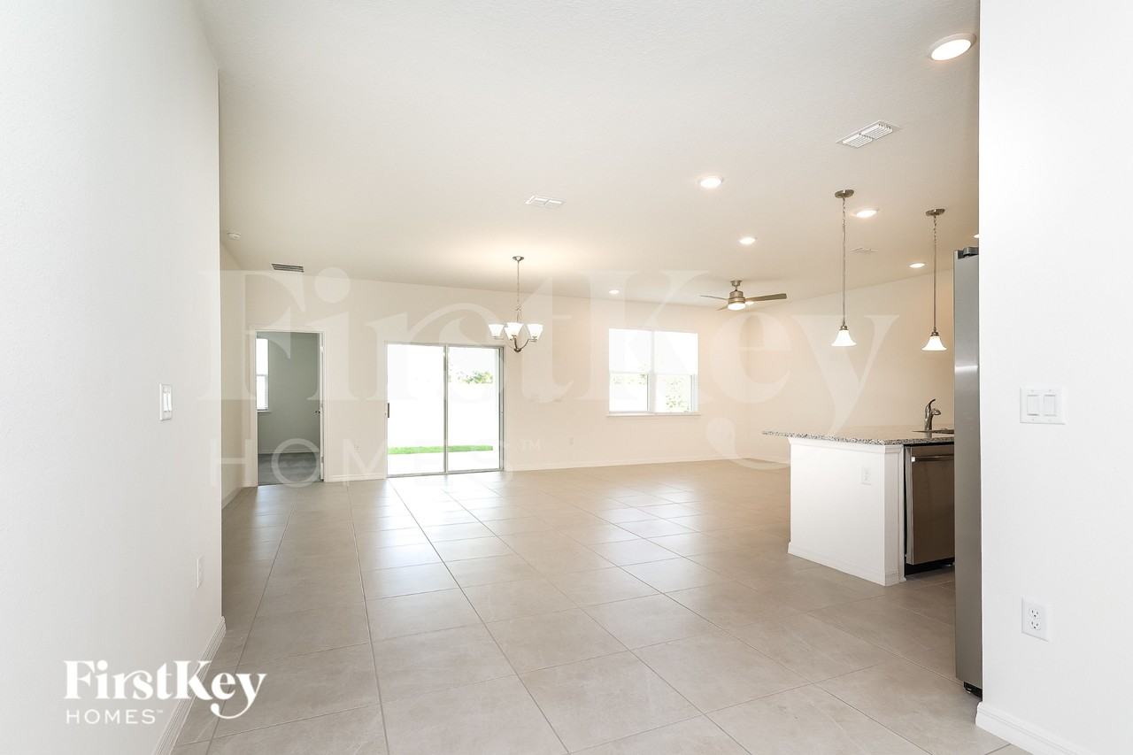 1228 Spokane Pt - Photo 5 of 19