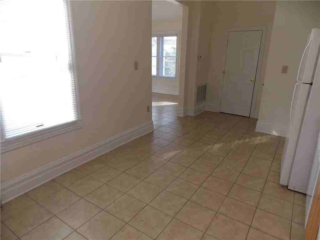 316 S Washington St #B - Photo 4 of 15