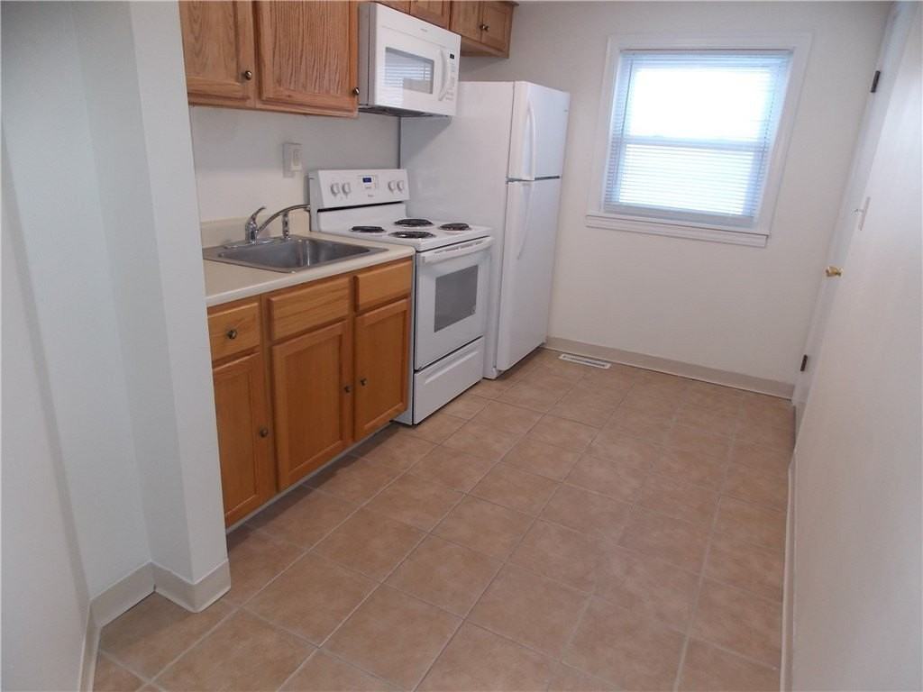 110 Saltarka Ln #3 - Photo 3 of 8