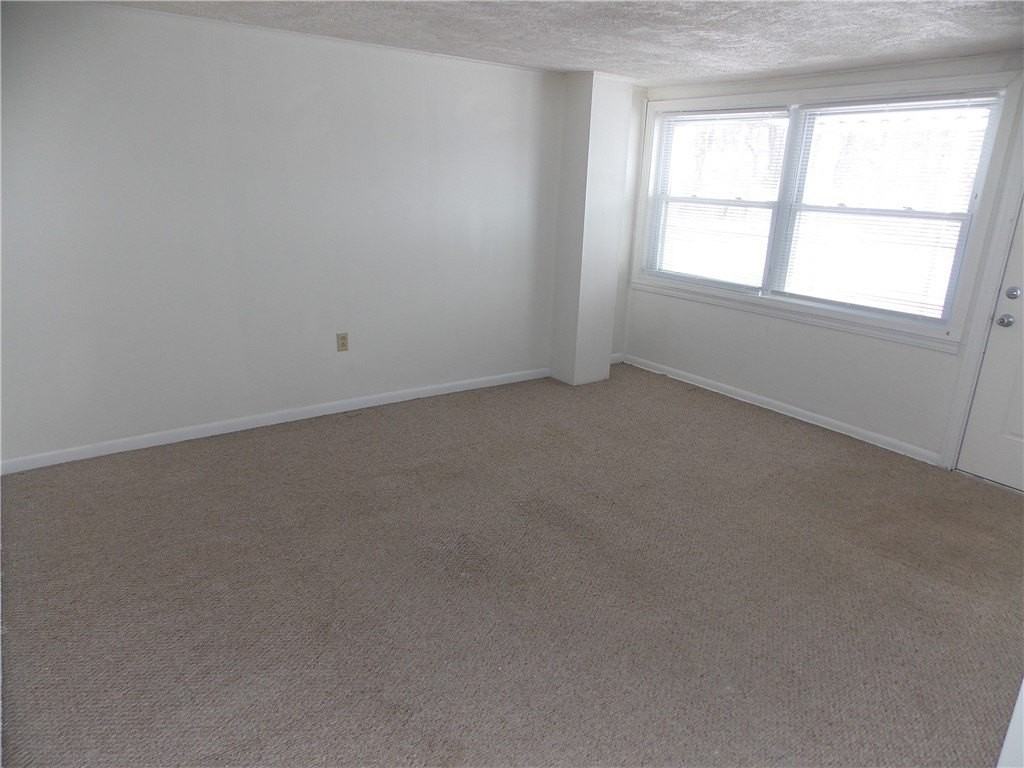 110 Saltarka Ln #3 - Photo 4 of 8