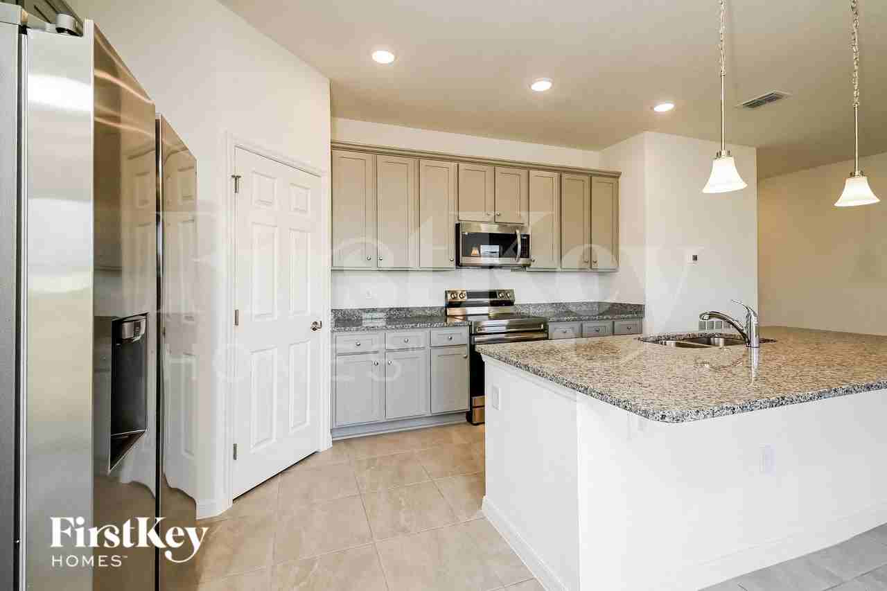 209 Windsor Reserve Dr - Photo 6 of 17