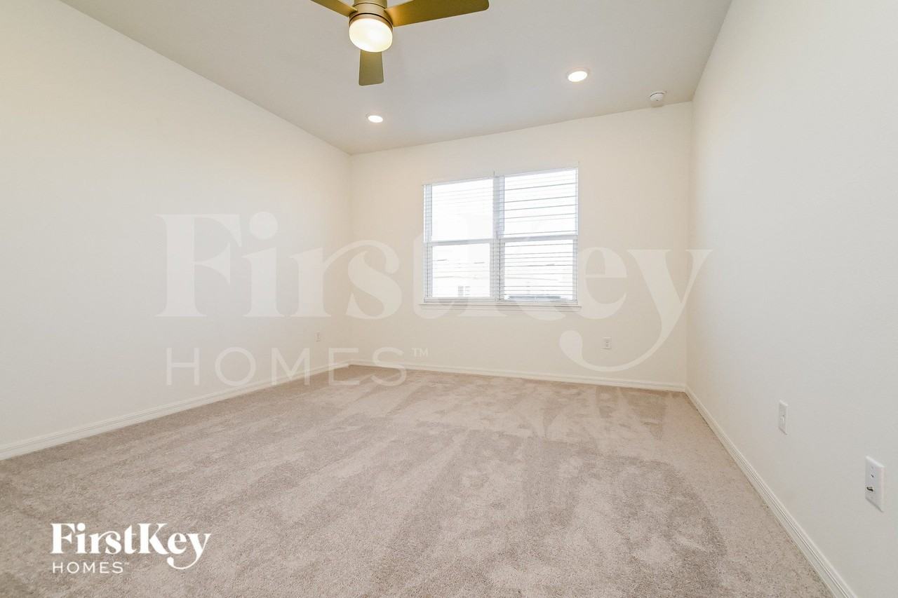 209 Windsor Reserve Dr - Photo 7 of 17