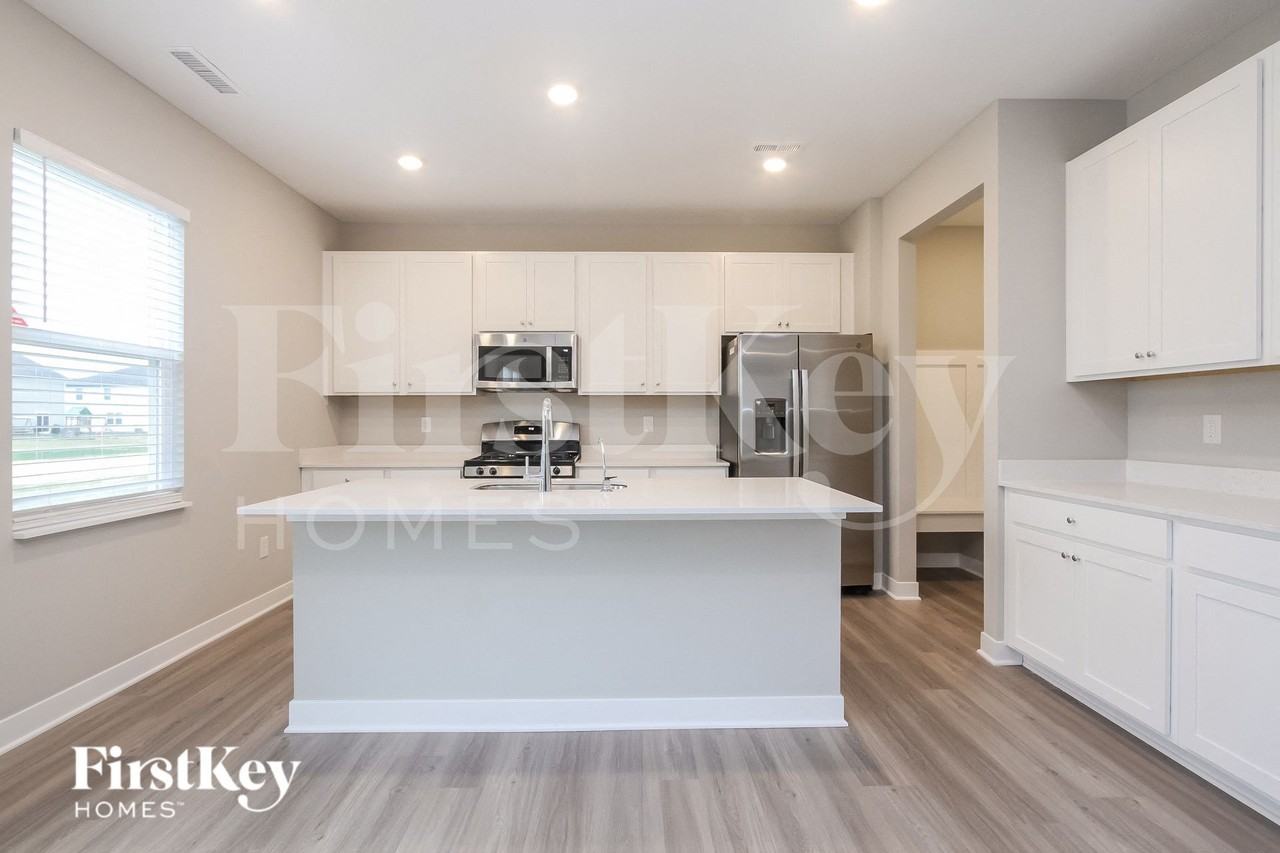 2335 S Carlota Dr - Photo 3 of 15