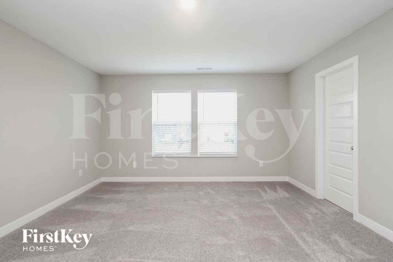 2335 S Carlota Dr - Photo 4 of 15