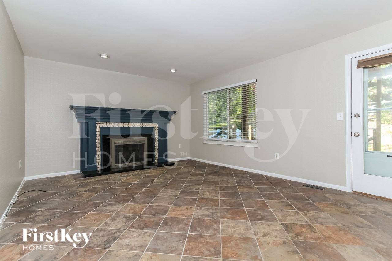 6012 Kingsgate Dr - Photo 4 of 15