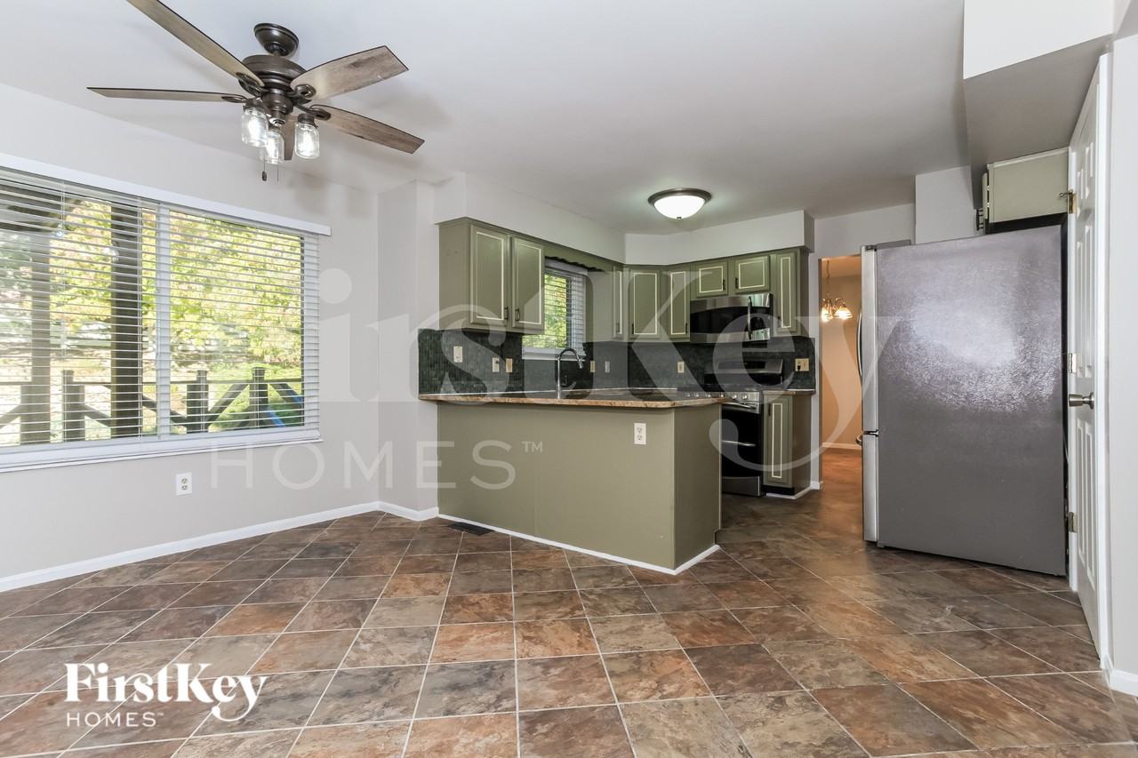 6012 Kingsgate Dr - Photo 6 of 15