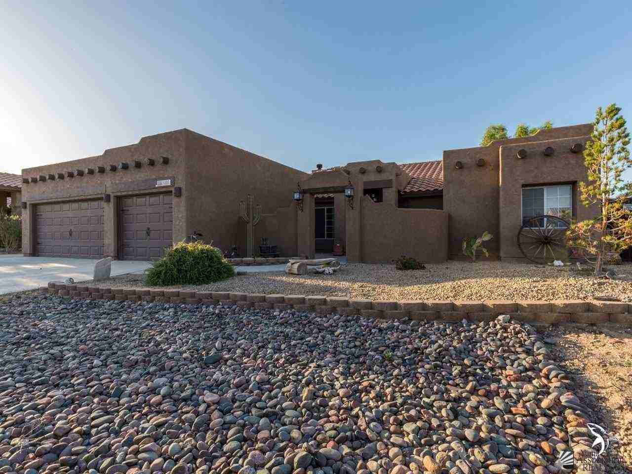 8166 E Lorenzo Ln - Photo 2 of 20