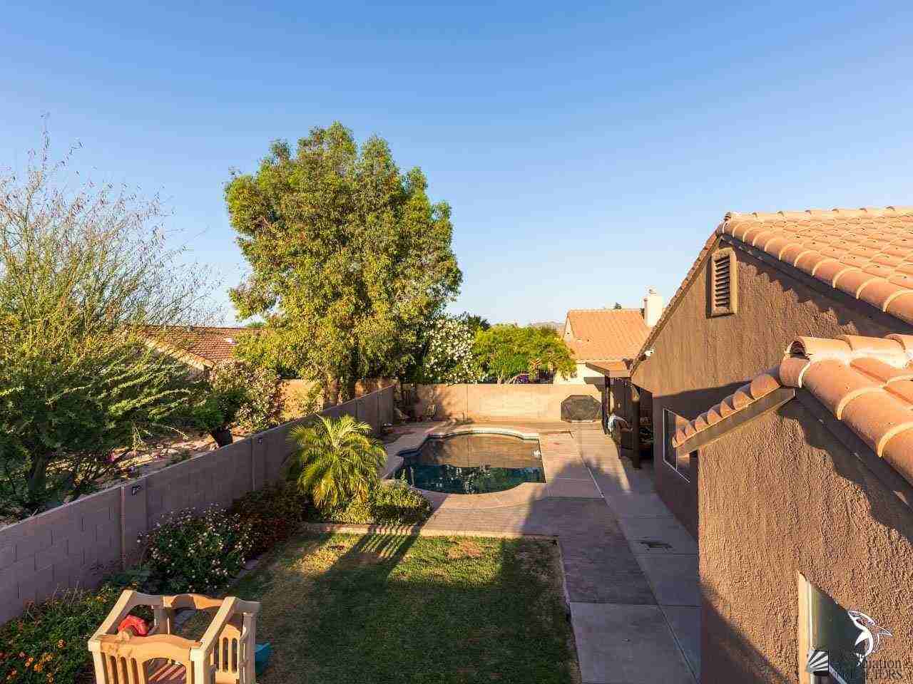 8166 E Lorenzo Ln - Photo 7 of 20