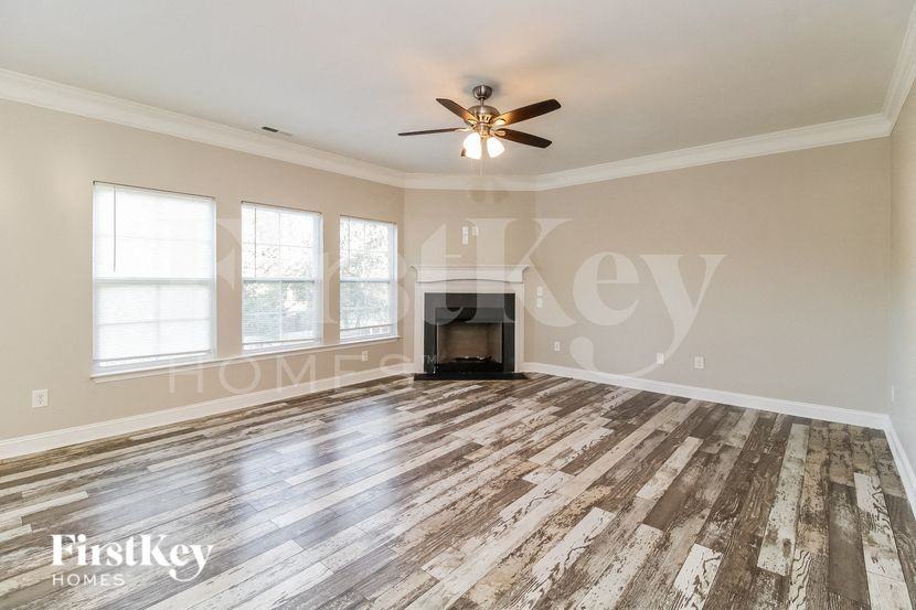 6623 Barton Creek Dr - Photo 2 of 15