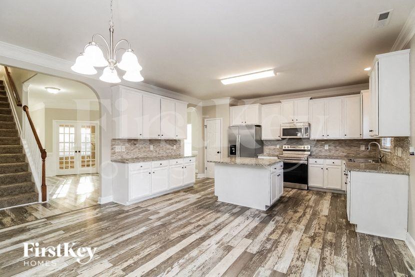 6623 Barton Creek Dr - Photo 4 of 15