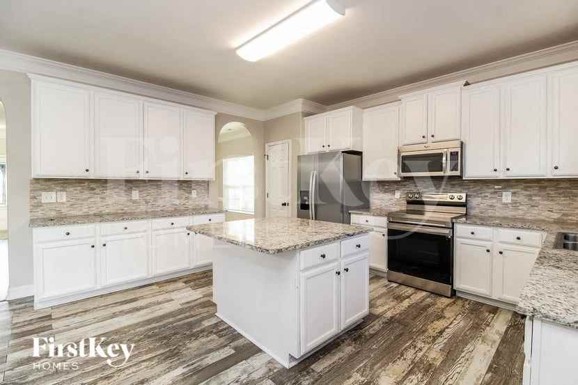 6623 Barton Creek Dr - Photo 5 of 15