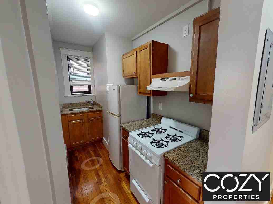 48 Jfk St #10 - Photo 2 of 4