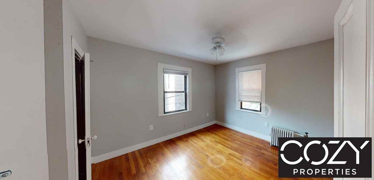 48 Jfk St #10 - Photo 3 of 4