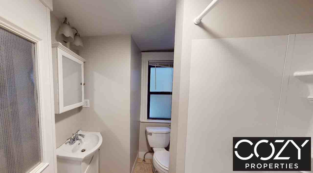 48 Jfk St #10 - Photo 4 of 4