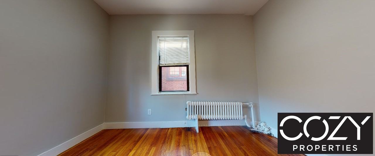 48 Jfk St #16 - Photo 3 of 4