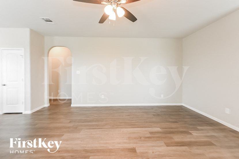 24703 Lorenzo Glaze Trl - Photo 2 of 15