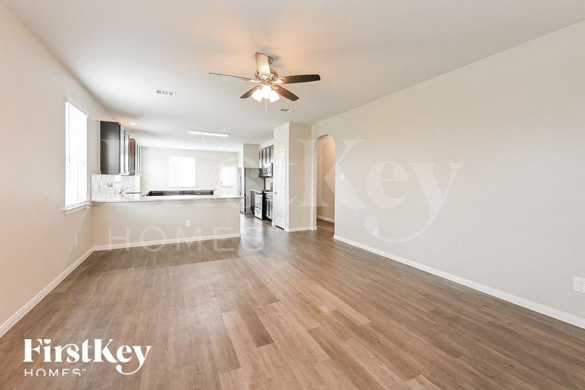 24703 Lorenzo Glaze Trl - Photo 3 of 15