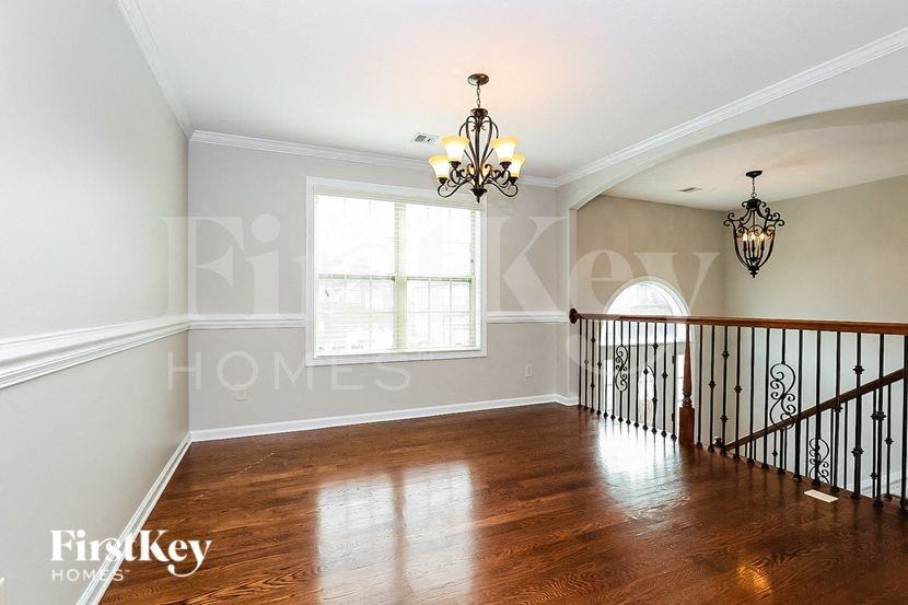 698 Ellie Nat Dr - Photo 4 of 15