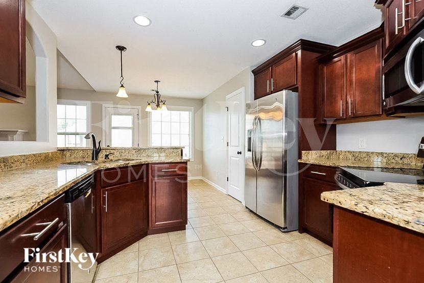 698 Ellie Nat Dr - Photo 5 of 15