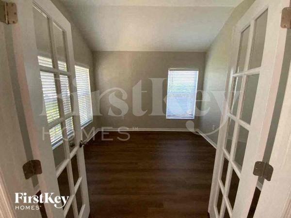 2409 Wheeler Groves Dr - Photo 3 of 11