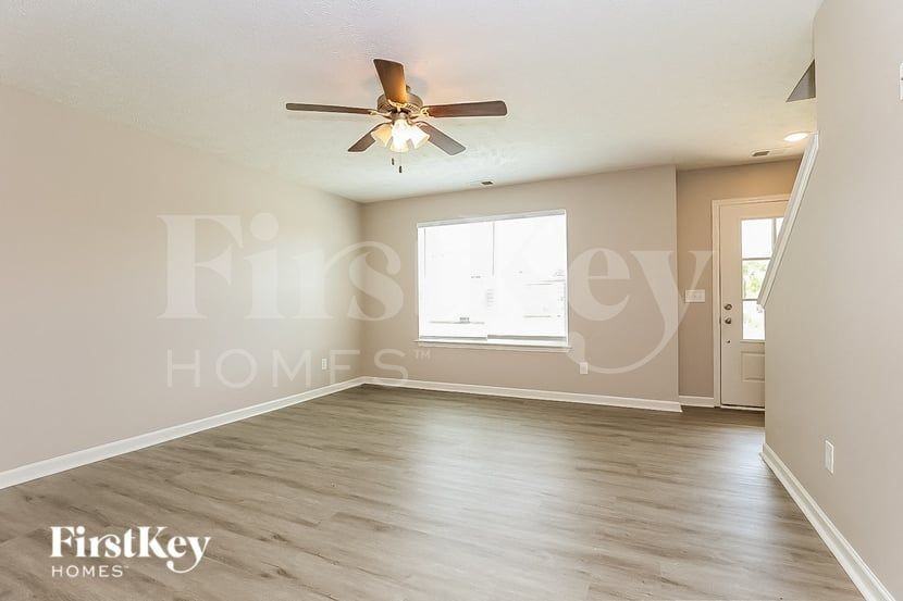 307 Amit St - Photo 3 of 15