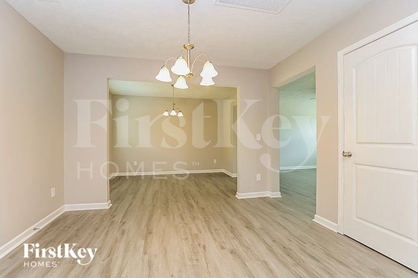 307 Amit St - Photo 5 of 15