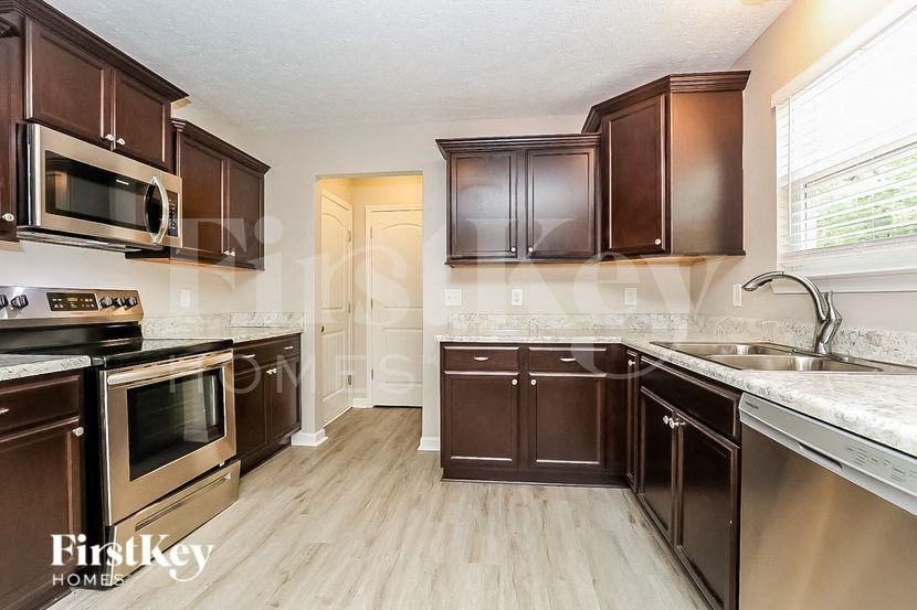 307 Amit St - Photo 7 of 15