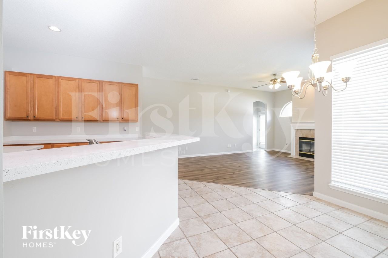 3532 Silver Bluff Blvd - Photo 5 of 15