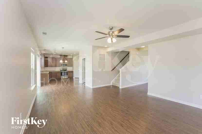 102 Shanache Dr - Photo 2 of 15