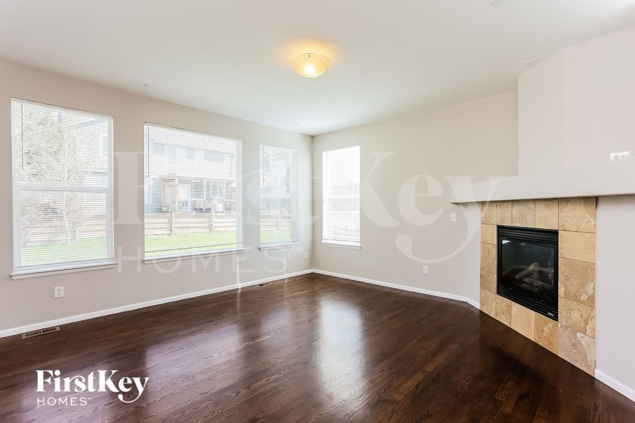 10118 Uravan St - Photo 2 of 15