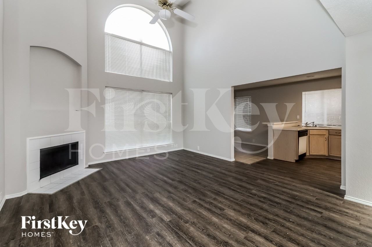 8508 Ohara Ln - Photo 4 of 15