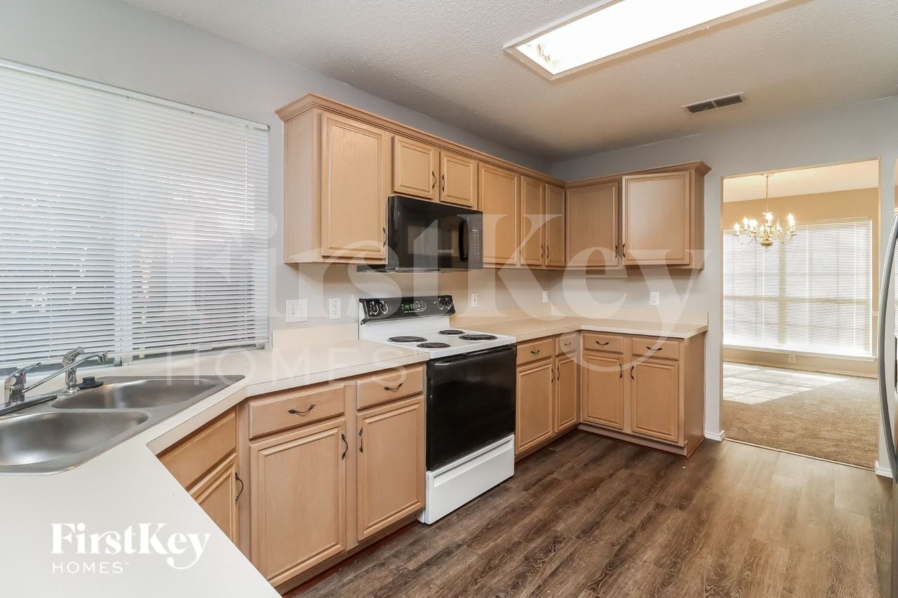 8508 Ohara Ln - Photo 7 of 15