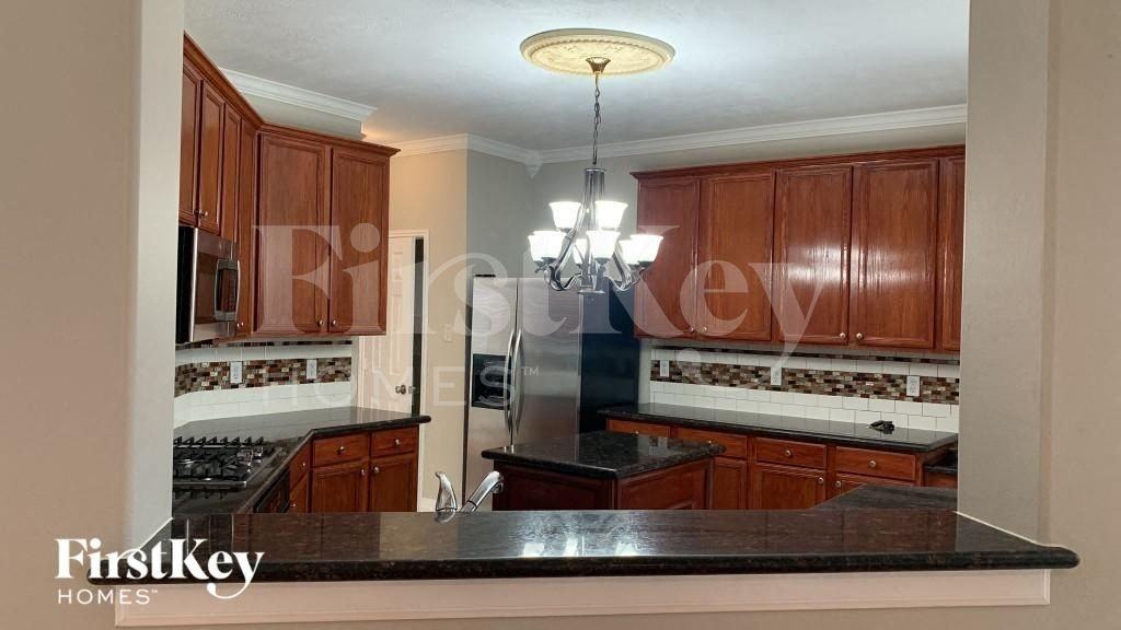 902 Rock Springs Dr - Photo 5 of 12